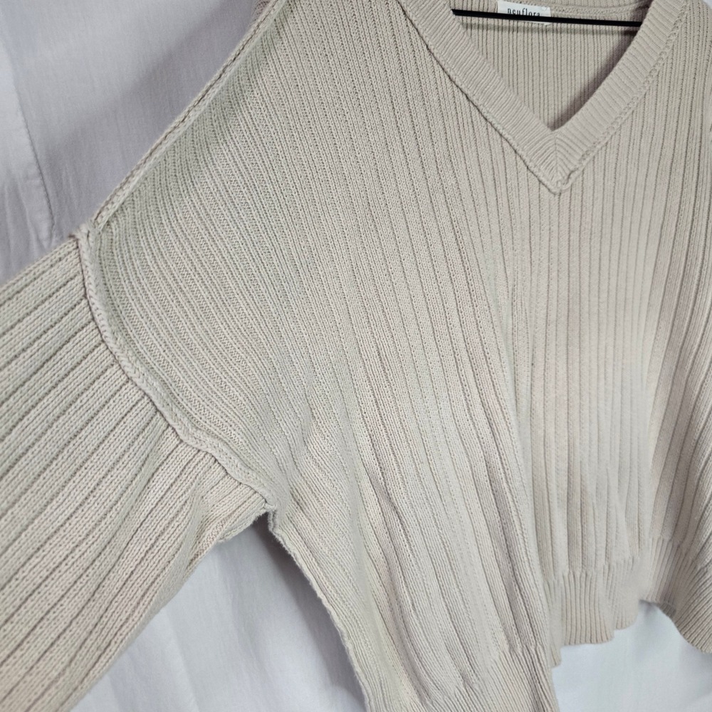neuflora Ribbed V-Neck Sweater Womens Medium Beige Knit Slouchy Boho Minimalist - Picture 2 of 7